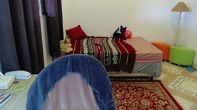 Sophie Fantasys online show from 04.18.26