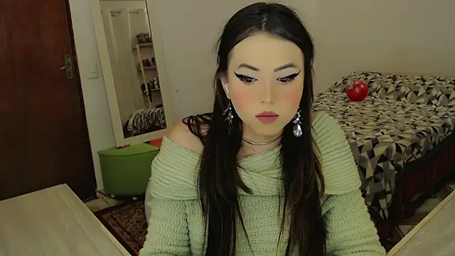 Snapshot of Sophie_Fantasys chatting on 06.22.26 Sophie Fantasys online show from 06.22.26