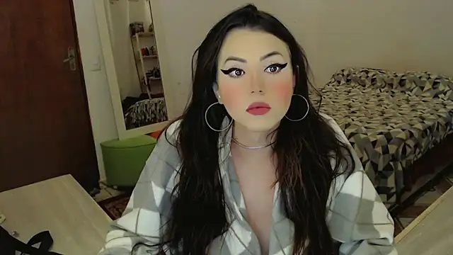 Snapshot of Sophie_Fantasys chatting on 06.26.26 Sophie Fantasys online show from 06.26.26