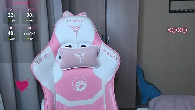 Snapshot of LeahGottty chatting on 11.28.25 LeahGottty online show from 11.28.25