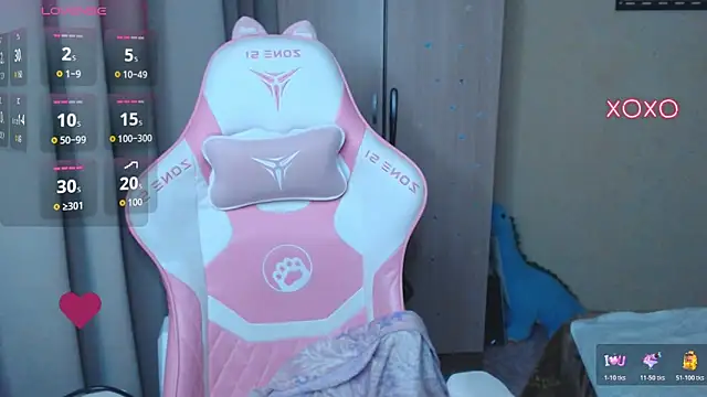 Snapshot of LeahGottty chatting on 12.04.25 LeahGottty online show from 12.04.25