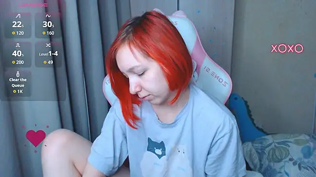 Snapshot of LeahGottty chatting on 12.16.25 LeahGottty online show from 12.16.25