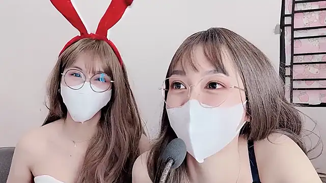 Mono-Stewardesss online show from 12.16.24