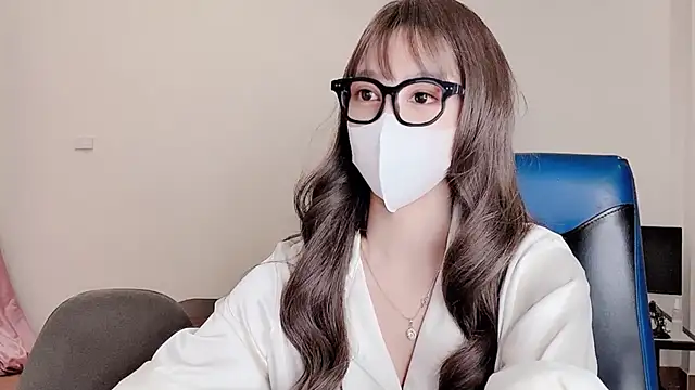 Snapshot of Mono-Stewardesss chatting on 12.27.24 Mono-Stewardesss online show from 12.27.24