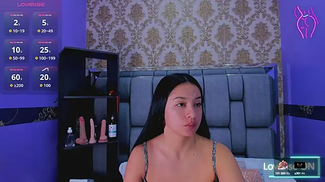 Lila Pinky online show from 10.15.25