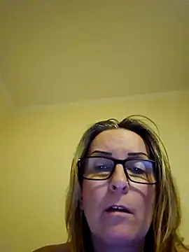 Snapshot of Steffi45 chatting on 03.05.25 Steffi45 online show from 03.05.25