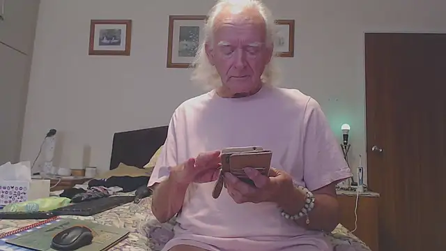 WaverlyKernow online show from 09.11.25