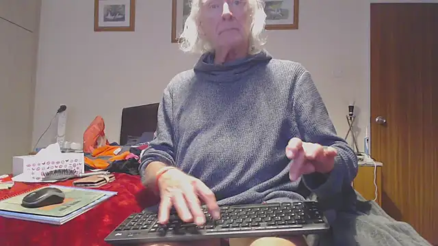 WaverlyKernow online show from 10.18.25