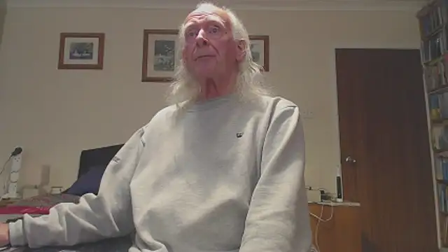 Snapshot of WaverlyKernow chatting on 03.28.26 WaverlyKernow online show from 03.28.26