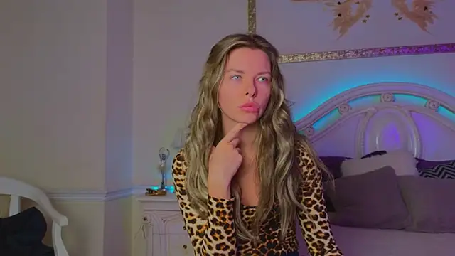 Real Tini online show from 10.10.25