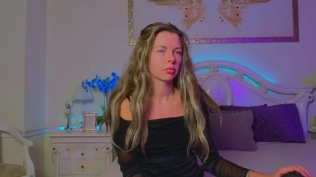 Real Tini online show from 10.17.25