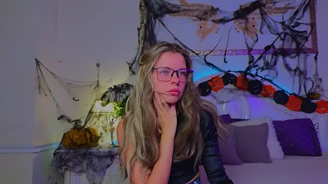 Real Tini online show from 10.24.25