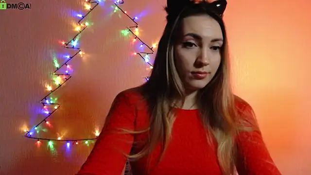 Snapshot of cute__angell chatting on 12.30.24 cute angell online show from 12.30.24