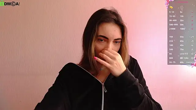 Snapshot of cute__angell chatting on 09.18.25 cute angell online show from 09.18.25