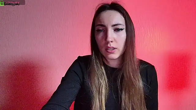 Snapshot of cute__angell chatting on 10.21.25 cute angell online show from 10.21.25