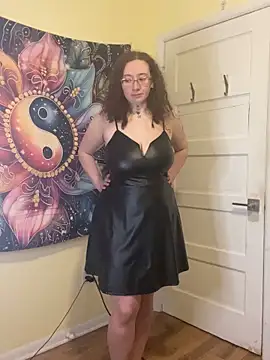 Snapshot of mistress_kasha chatting on 02.04.26 mistress kasha online show from 02.04.26