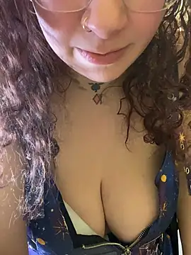 Snapshot of mistress_kasha chatting on 03.16.26 mistress kasha online show from 03.16.26