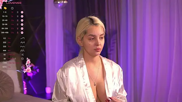 VictoriaMorrone online show from 03.08.25