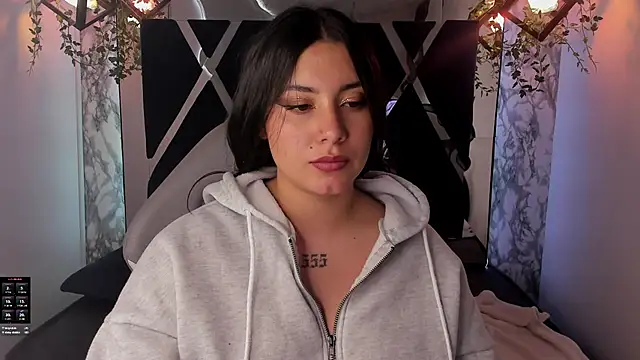 Lia 14  online show from 12.31.24