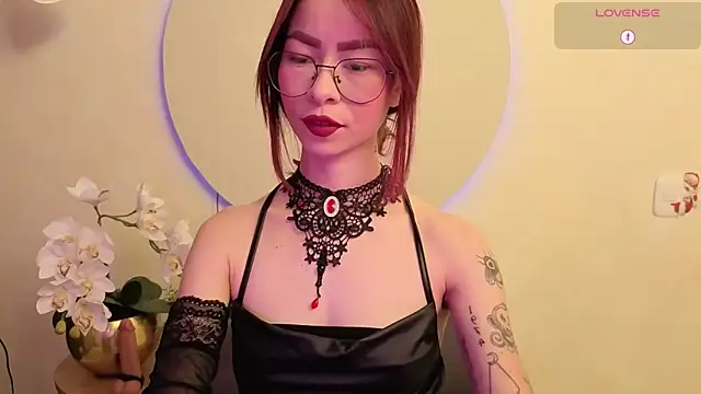 Snapshot of rosse_98_ chatting on 12.04.25 rosse 98 online show from 12.04.25