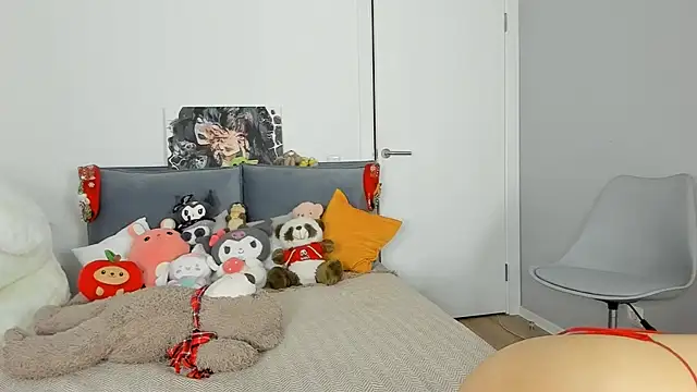 Snapshot of dolly_ll chatting on 02.07.25 dolly ll online show from 02.07.25