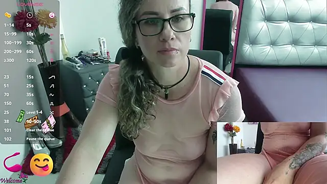 ViickySexy online show from 02.21.25