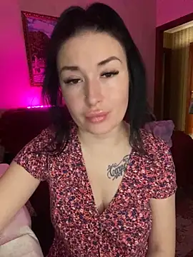 Roxana Bell online show from 02.24.25