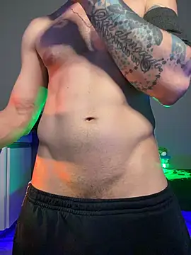 Snapshot of MachineDien chatting on 11.26.25 MachineDien online show from 11.26.25