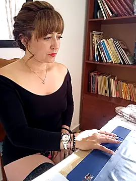 tata laima   online show from 01.15.25