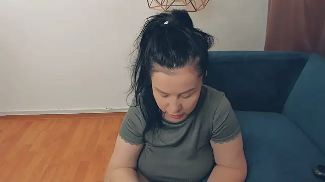 LayaFlow online show from 08.07.26