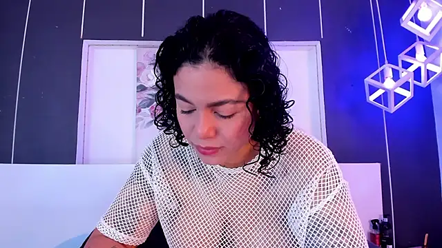 Snapshot of Alexxxholy chatting on 01.27.25 Alexxxholy online show from 01.27.25