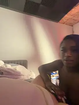 Snapshot of tasteofyummy chatting on 03.24.26 tasteofyummy online show from 03.24.26