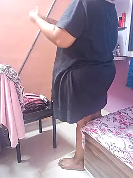 Snapshot of Ravina_patil1 chatting on 02.16.25 Ravina patil1 online show from 02.16.25