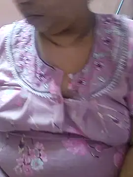 Snapshot of Ravina_patil1 chatting on 09.25.25 Ravina patil1 online show from 09.25.25