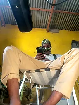 Snapshot of Maskman941 chatting on 10.28.25 Maskman941 online show from 10.28.25