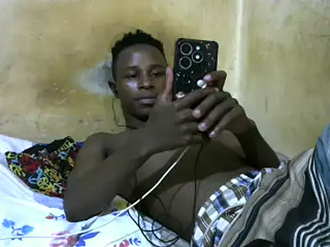 Snapshot of swthairydic chatting on 02.12.25 swthairydic online show from 02.12.25