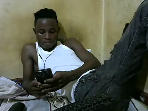 Snapshot of swthairydic chatting on 02.17.25 swthairydic online show from 02.17.25