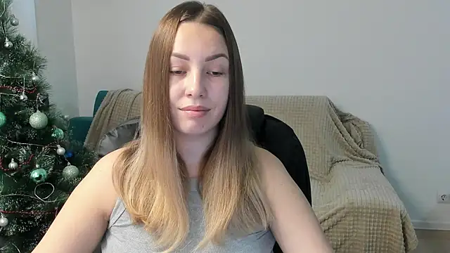 Snapshot of Mia_shy1 chatting on 12.18.25 Mia shy1 online show from 12.18.25