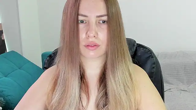 Snapshot of Mia_shy1 chatting on 01.14.26 Mia shy1 online show from 01.14.26