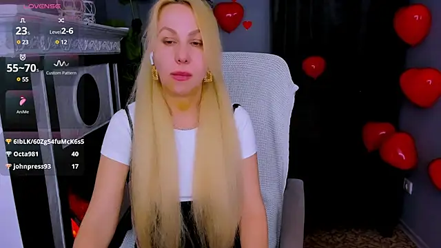 Snapshot of Anny_Jey_ chatting on 02.15.25 Anny Jey online show from 02.15.25