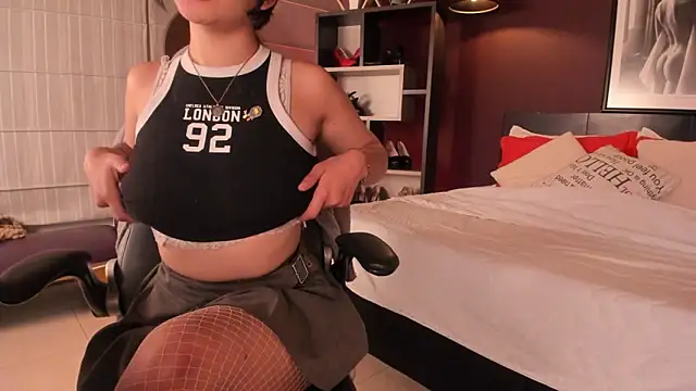 Snapshot of Moony_14 chatting on 02.11.26 Moony 14 online show from 02.11.26