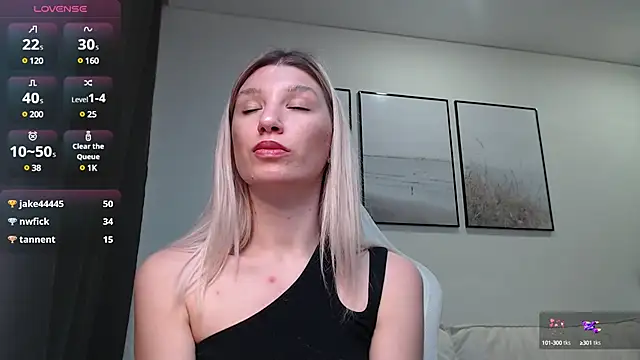 Snapshot of Linaa_Land chatting on 12.09.24 Linaa Land online show from 12.09.24