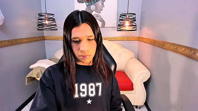 Snapshot of SaraSofia44 chatting on 12.05.25 SaraSofia44 online show from 12.05.25