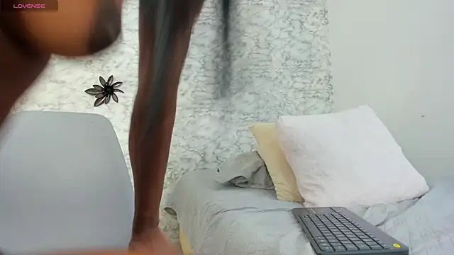 Canhela1 online show from 12.13.24