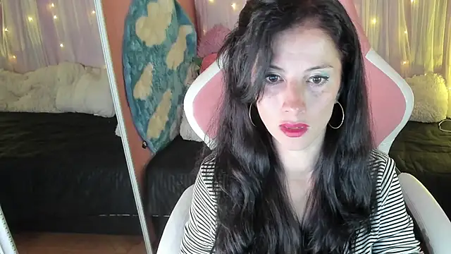 Aliiz 01 online show from 12.04.24