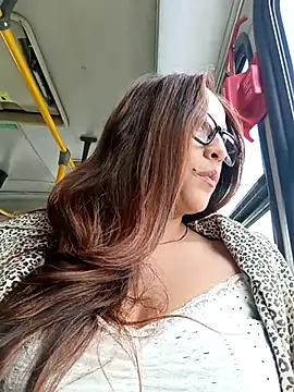 Snapshot of Lena-32 chatting on 02.20.25 Lena-32 online show from 02.20.25