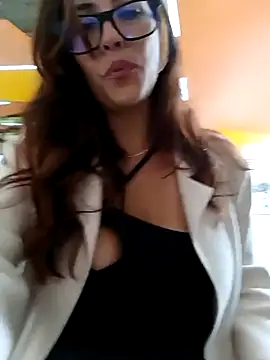 Snapshot of Lena-32 chatting on 03.17.25 Lena-32 online show from 03.17.25