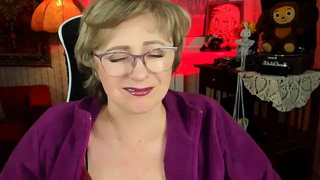 Snapshot of sugar_vivien chatting on 12.18.24 sugar vivien online show from 12.18.24