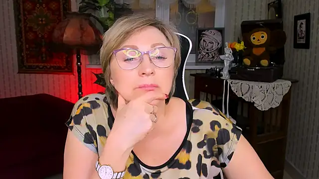 Snapshot of sugar_vivien chatting on 01.04.25 sugar vivien online show from 01.04.25