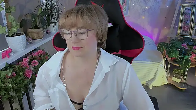 Snapshot of sugar_vivien chatting on 05.30.26 sugar vivien online show from 05.30.26